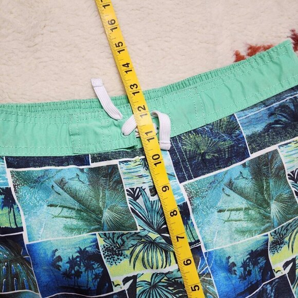 Tommy Bahama Swim Trunks Board Shorts Youth XL (28x7) Mid Rise Hawaiian Blue - Picture 4 of 6